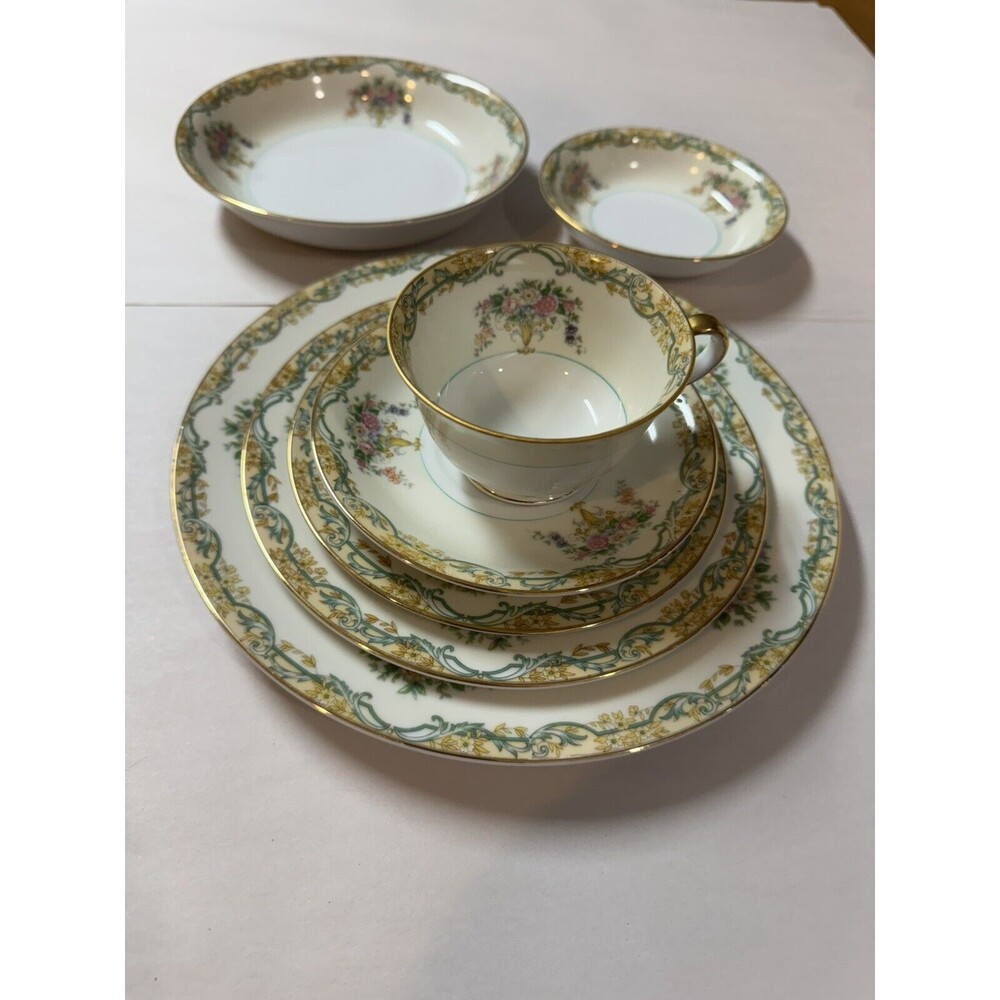 Noritake 7-Pc‎ Place Setting Arvana Japan 89483 Dinnerware